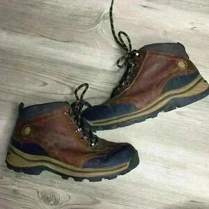 Boys Timberland Hiking Boots Waterproof Sz 4 Nice condition brown and black